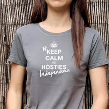 Carregar imatge en el visor de la galeria, Samarreta Dona - &quot;Ni keep calm ni hòsties, Independència!&quot;